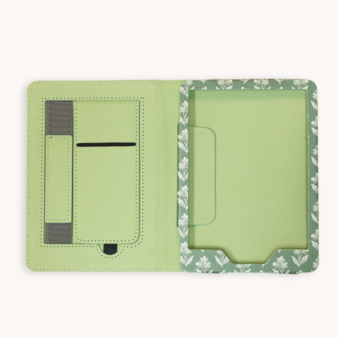 Forget Me Nots Kindle Case: Kindle Paperwhite (11th Generation)