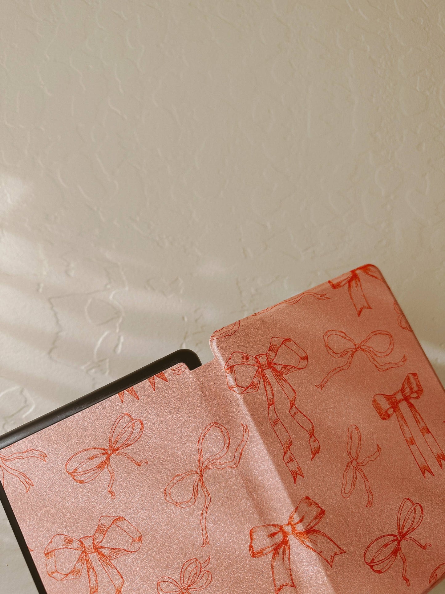 Evangeline Bows - Kindle Case: Kindle Paperwhite 12th Generation/Colorsoft (7")