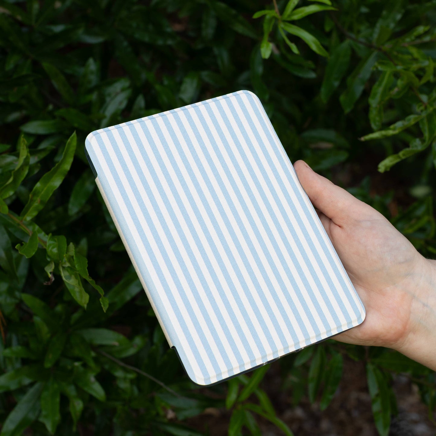 Blue Stripes Clear Back Kindle Case: Kindle Paperwhite (12th Generation)