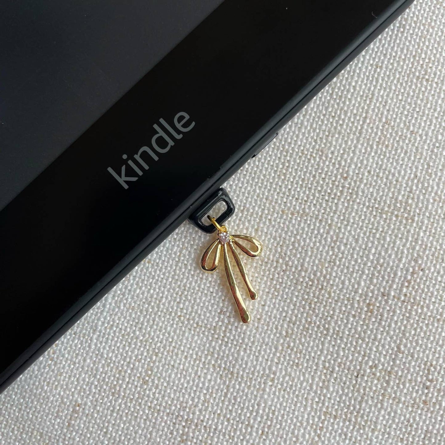 Golden Bow Kindle Charm