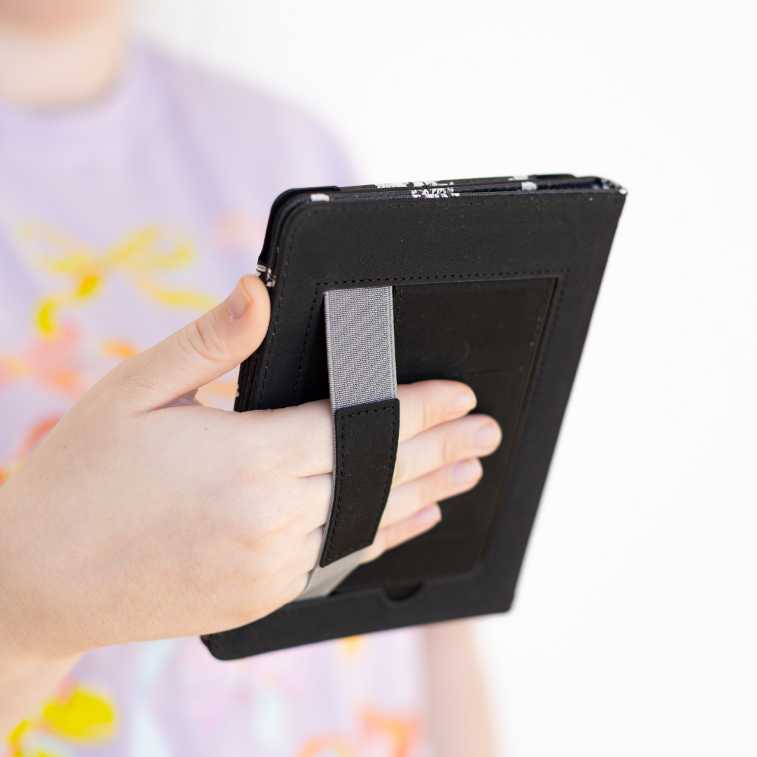 Midnight Damask Kindle Case: Kindle Paperwhite (11th Generation)