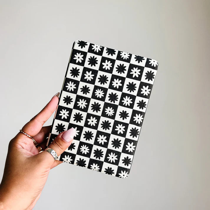 Daisy Dukes - 11th Gen paperwhite